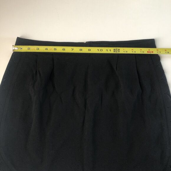 Club Monaco Women’s Black Scalloped Alea Skirt Size 10 - Picture 4 of 13